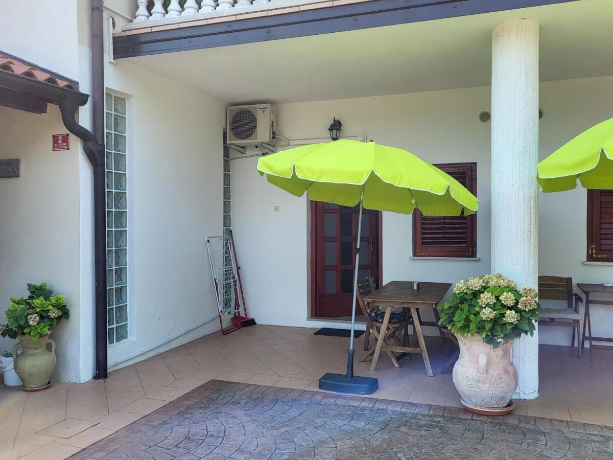 Apartmaji Tim Izola Exterior foto